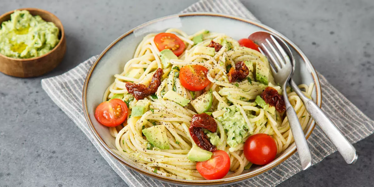 Спагетти с авокадо