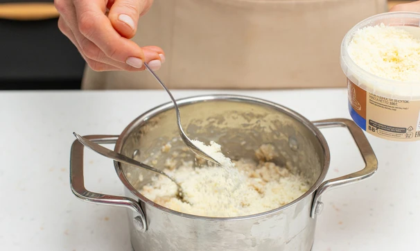 Солёная овсянка с пармезаном и кедровыми орехами, шаг 3/5
